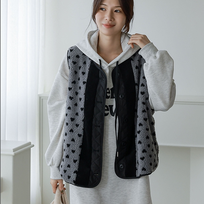 韩国代购大码女装2025靓丽冬装新款包边V领配色羊羔绒桃心马甲特