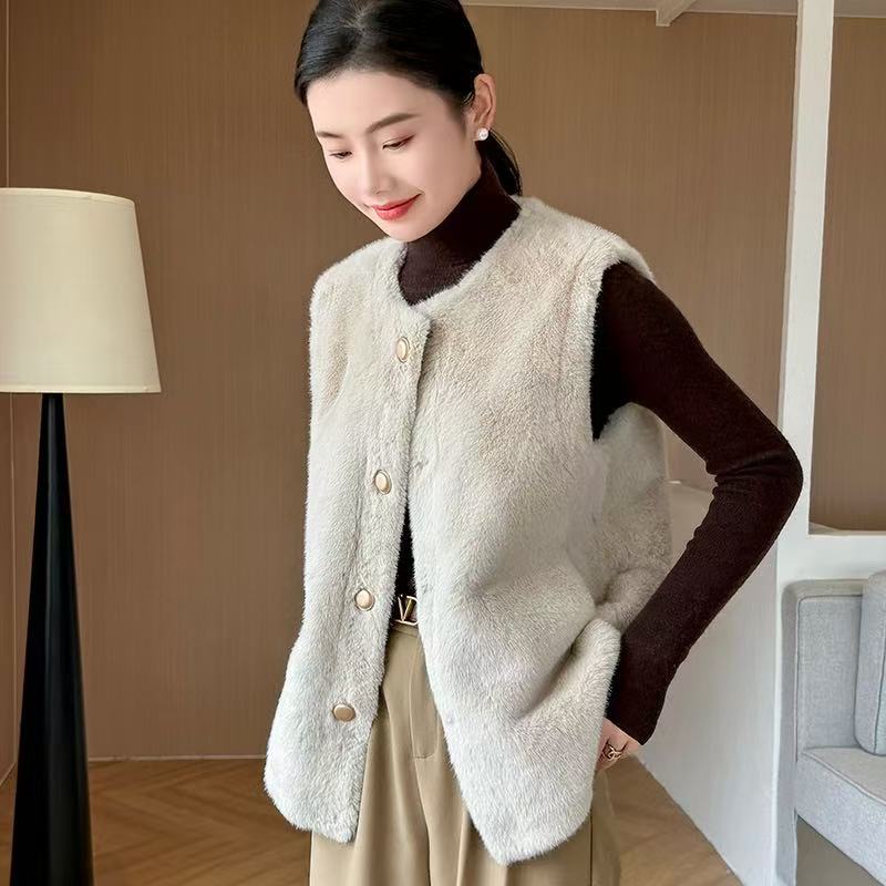 高级环保皮草水貂毛马甲无袖坎肩圆领开衫女皮毛一体加厚时尚气质