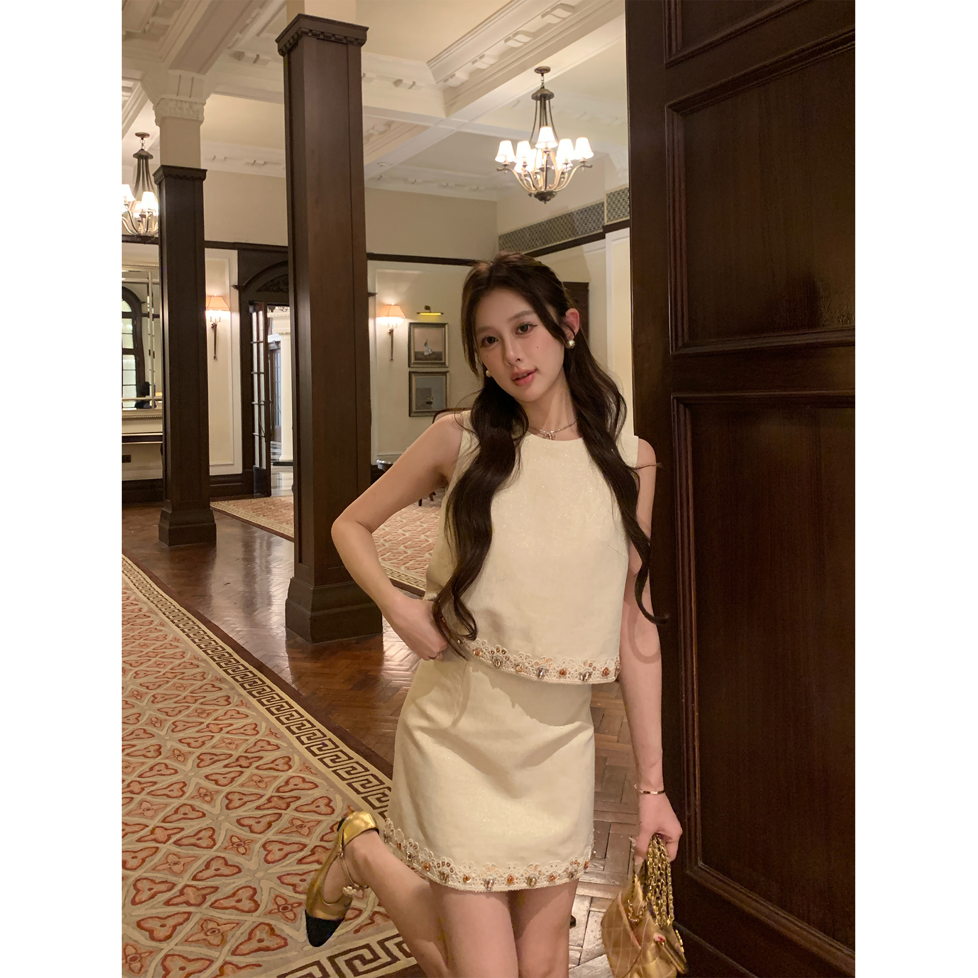 夏天家亚麻法式气质重工刺绣亮钻下摆马甲短款上衣+短裙子套装女
