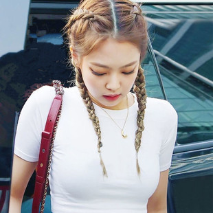 网红黑色高腰短款漏肚脐t恤女夏天设计感小众短袖紧身上衣露脐装T