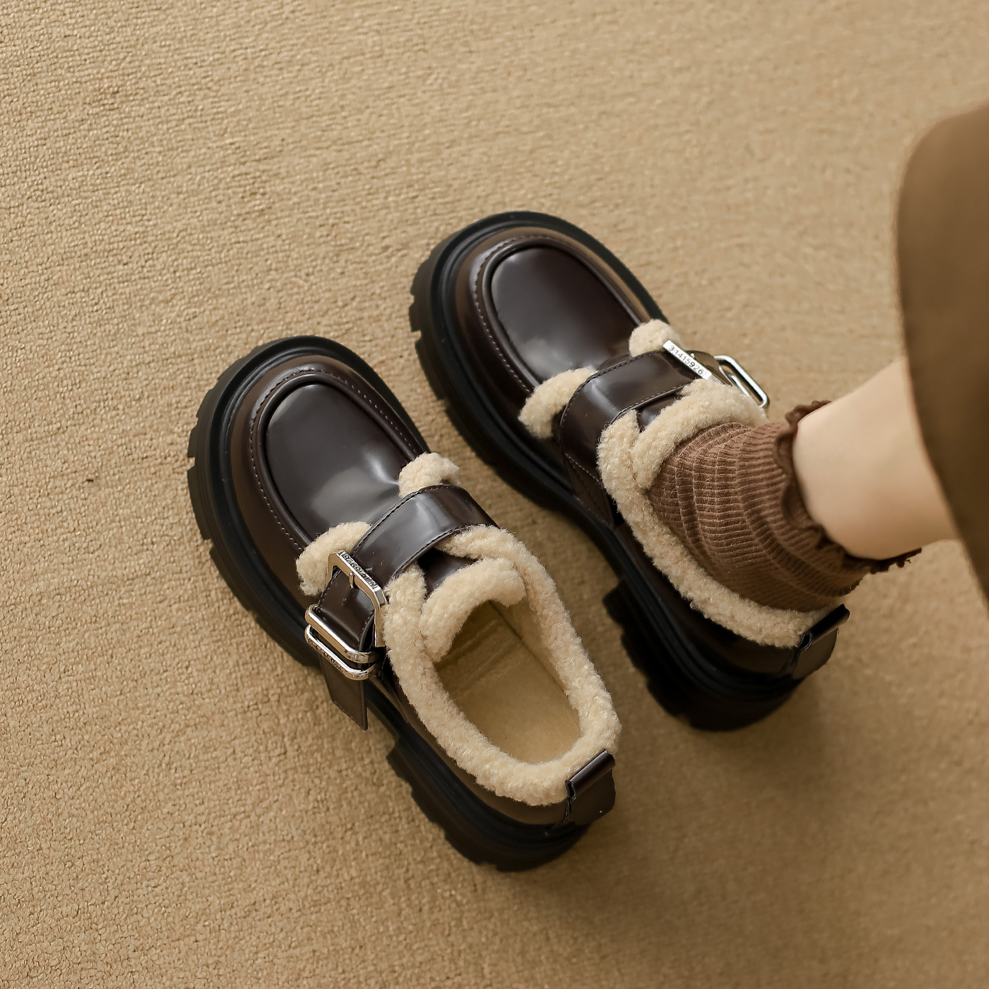 真皮乐福鞋女一脚蹬女鞋棕色英伦风小皮鞋女冬2025新款加绒单鞋女