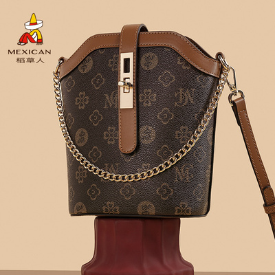 稻草人小众时尚百搭高级感斜挎包