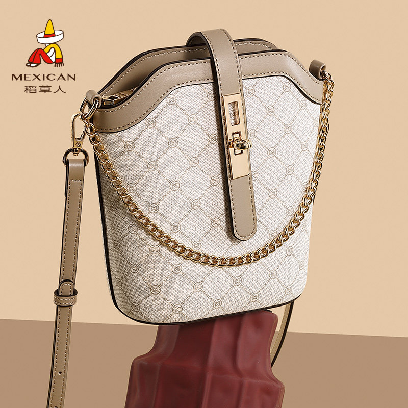 稻草人包包女2025新款单肩斜挎包时尚老花水桶包手机女包官方正品