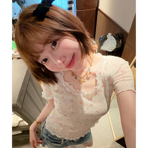 【BORAKOO】纯欲木耳边小碎花显瘦短袖T恤