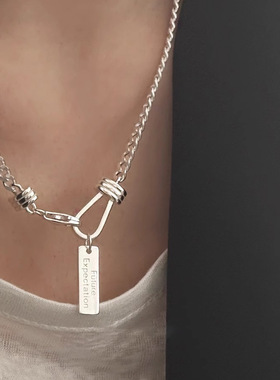 韩版小众设计项链女字母吊牌个性锁骨链百搭小众气质