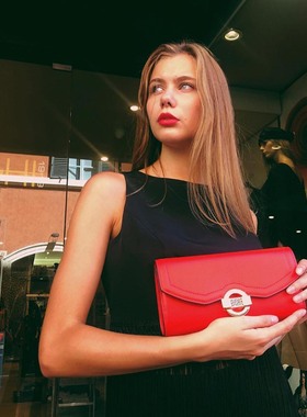 意大利匠心Borbonese&JackieBag红色光面头层牛皮翻盖链条斜挎包