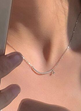 一字锁骨小微笑项链不锈钢链秋冬款蝴蝶通勤笑脸日常简约女款劲链