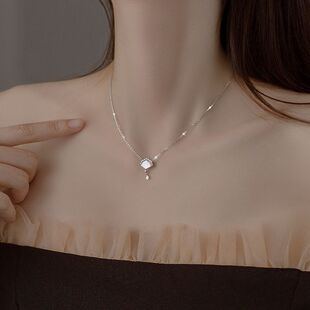 女锁骨红链小众颈链气质高级感母贝轻奢项链扇形冷淡韩国网设计风