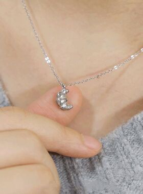 流行可颂女包跨吊坠简约面包爆款