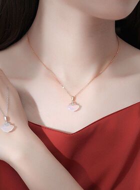 设计白玉百搭厂家直销小女小众裙子项链吊坠链髓锁骨复古气质