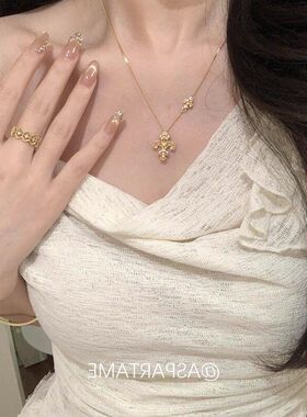 高级感锁骨鸢尾花鸢尾中古项链