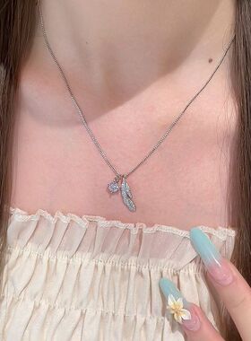 女轻锆石心羽毛设计小颈链吊坠