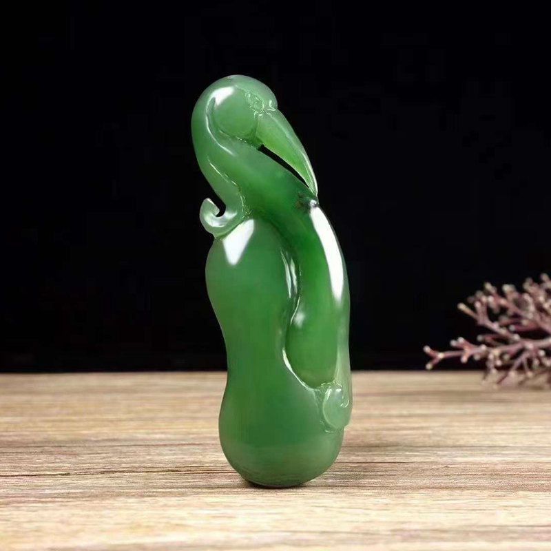 XBK和田玉供应链天然新疆和田玉俄料碧玉微黑点玉石鹅如意吊坠工