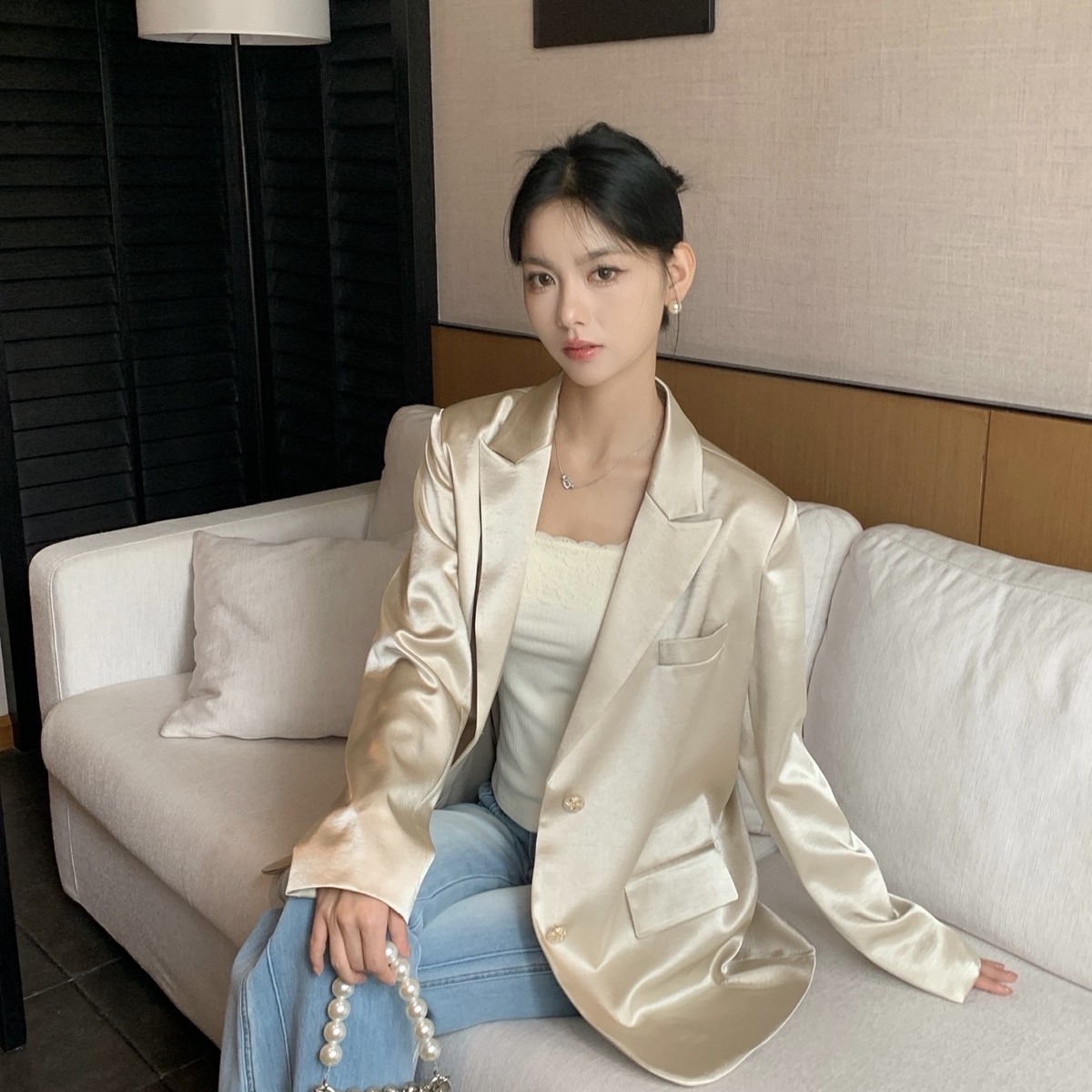 秋季浅香槟廓形缎面西装外套女单西装