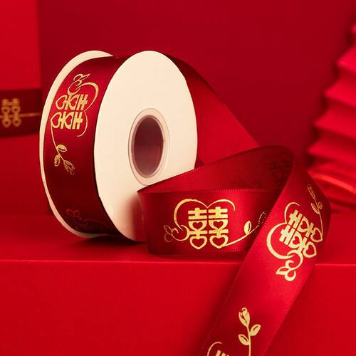 结婚用的红丝带色陪嫁被