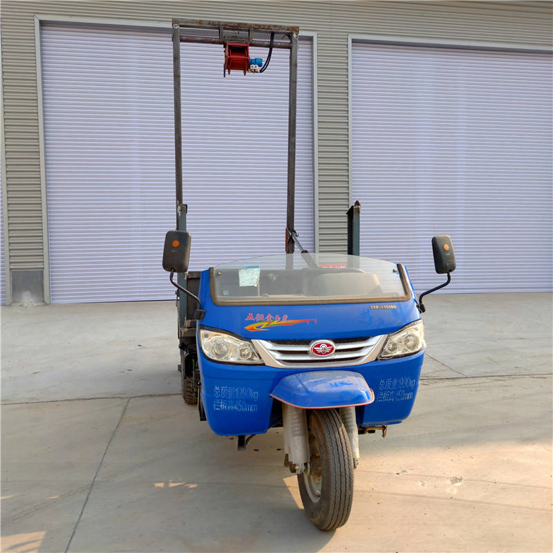 山东三轮龙门吊拖拉机 白事四驱下葬车 四不像改装龙门吊厂家