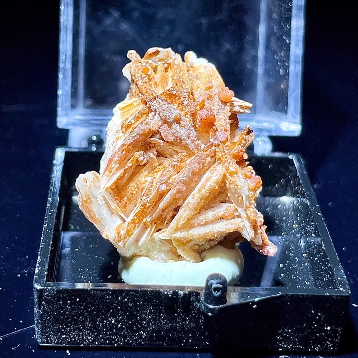 天然原石宝石标本，一物一盒