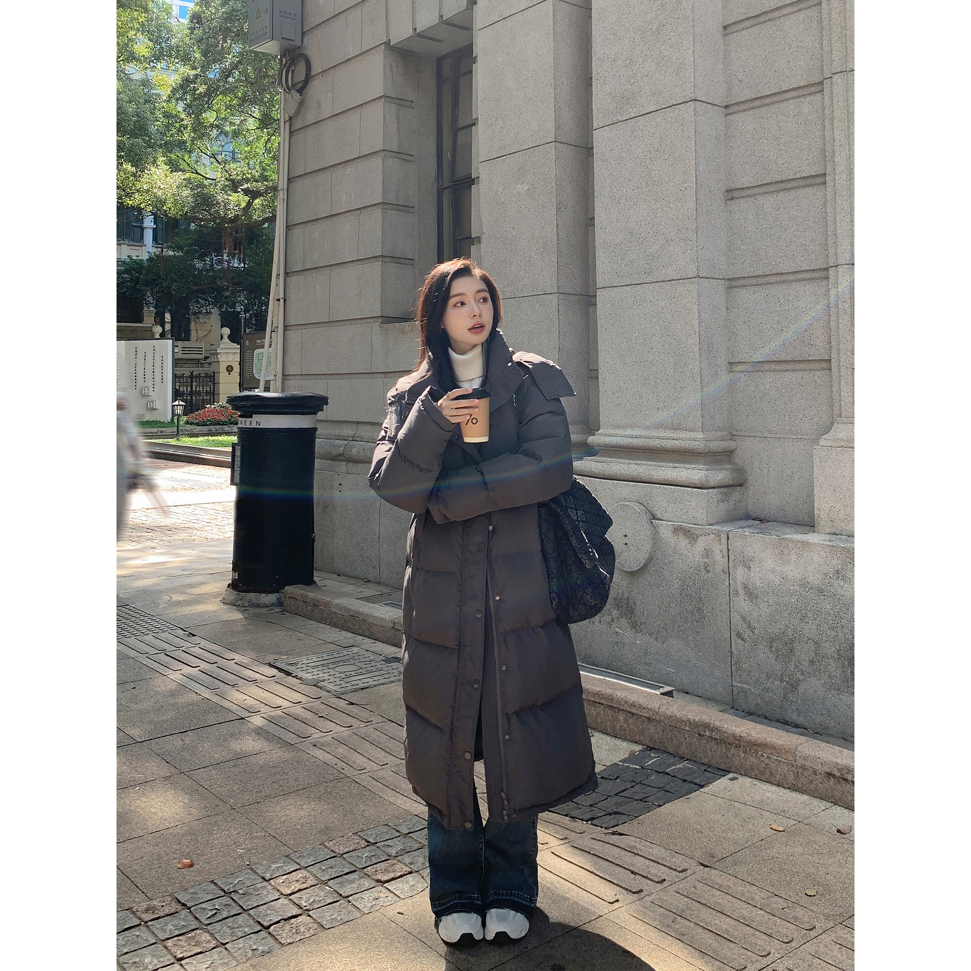简约长款羽绒服帽子可拆卸