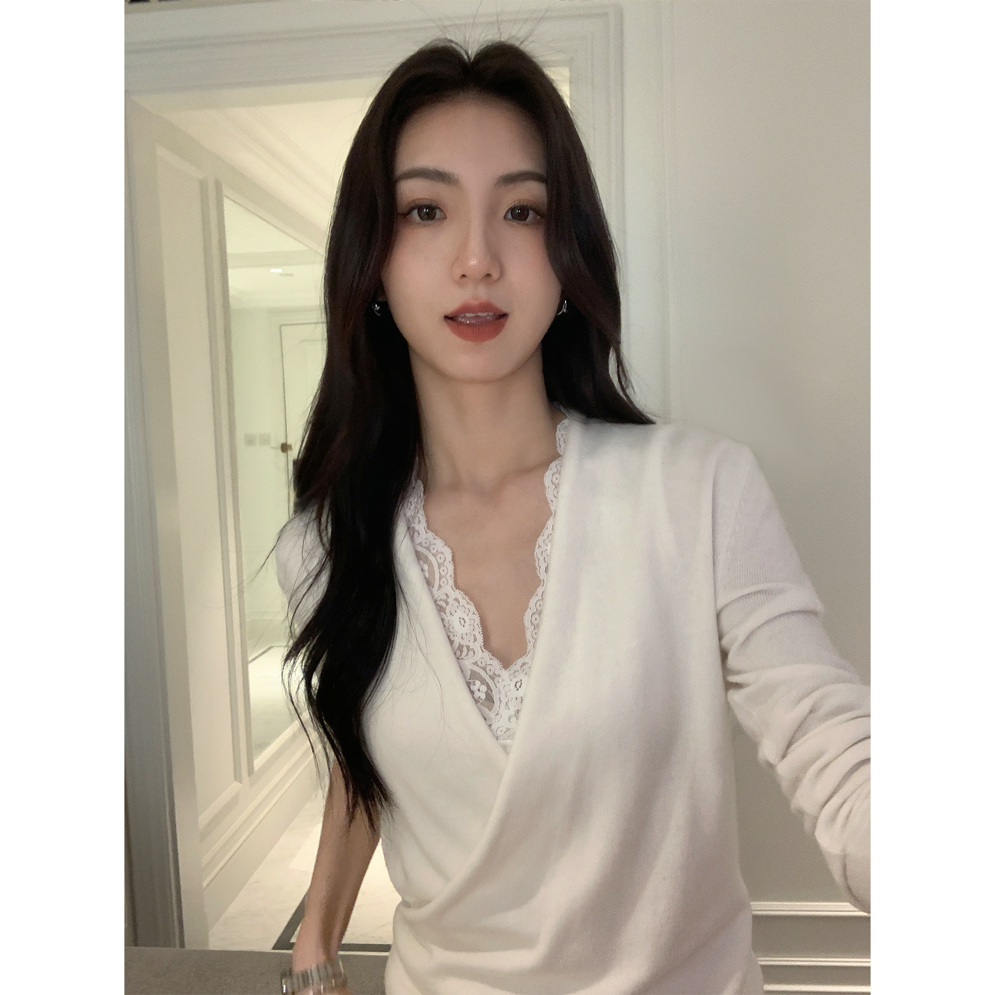 MULVAN极简主义 V领毛衣女韩系高级感交叉套头针织打底衫内搭上衣