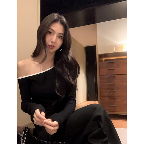 MULVAN 感觉至上! 一款斜肩t恤女气质长袖紧身针织露肩上衣