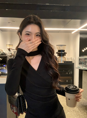 MULVAN 慵懒缪斯 优雅V领长袖针织衫女设计感挂脖修身打底上衣