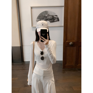 显瘦打底衫 MULVAN t恤女极简黑色修身 v领露锁骨长袖 上衣 韩里韩气