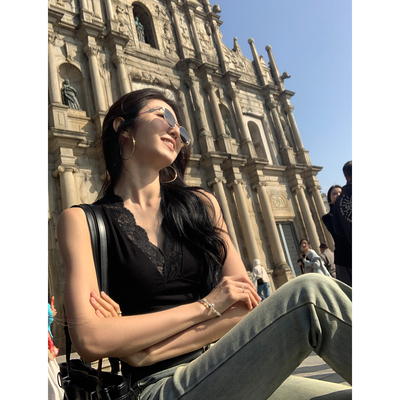 上身舒适蕾丝背心花边款式时尚