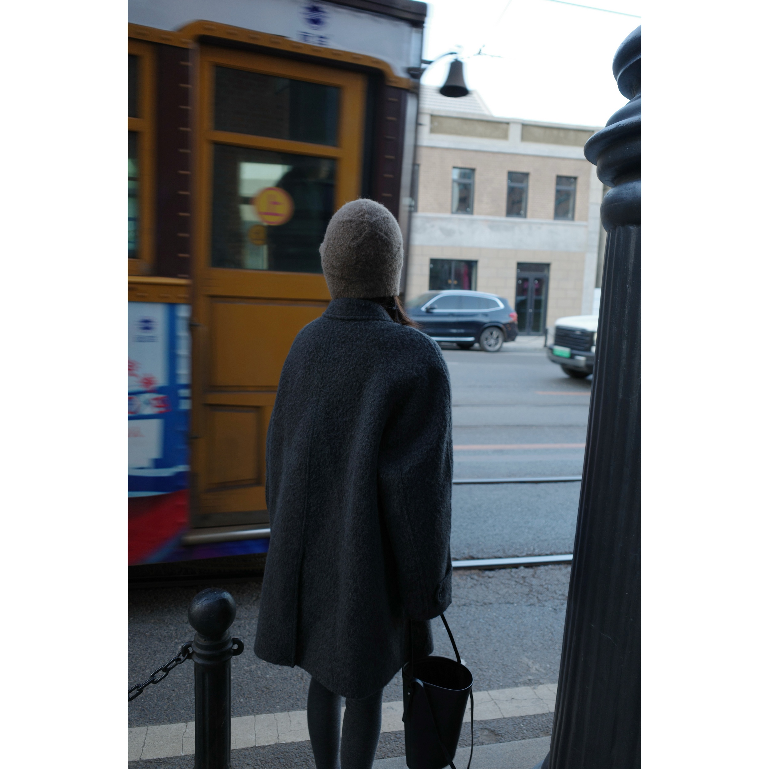 绵羊毛宽松简约复古翻领毛呢外套