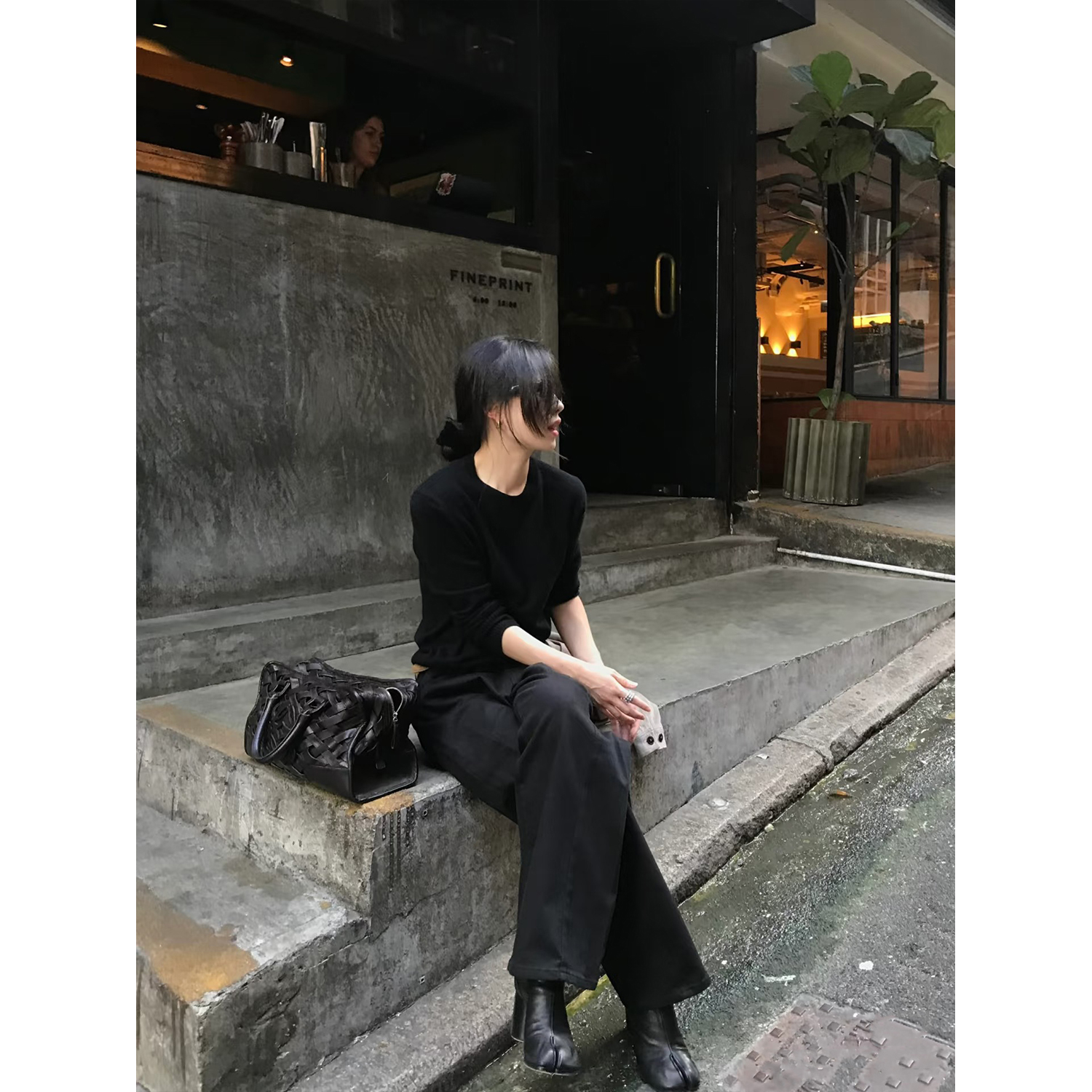 ZHONG HE· 滕捣捣 25秋新款百搭好版型显瘦弹力黑色直筒牛仔裤女