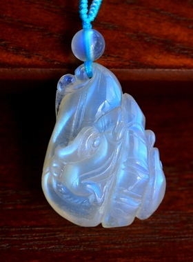 ◆吉祥如意◆大规格！精品蓝光潋滟月光石双面精雕祥龙挂件