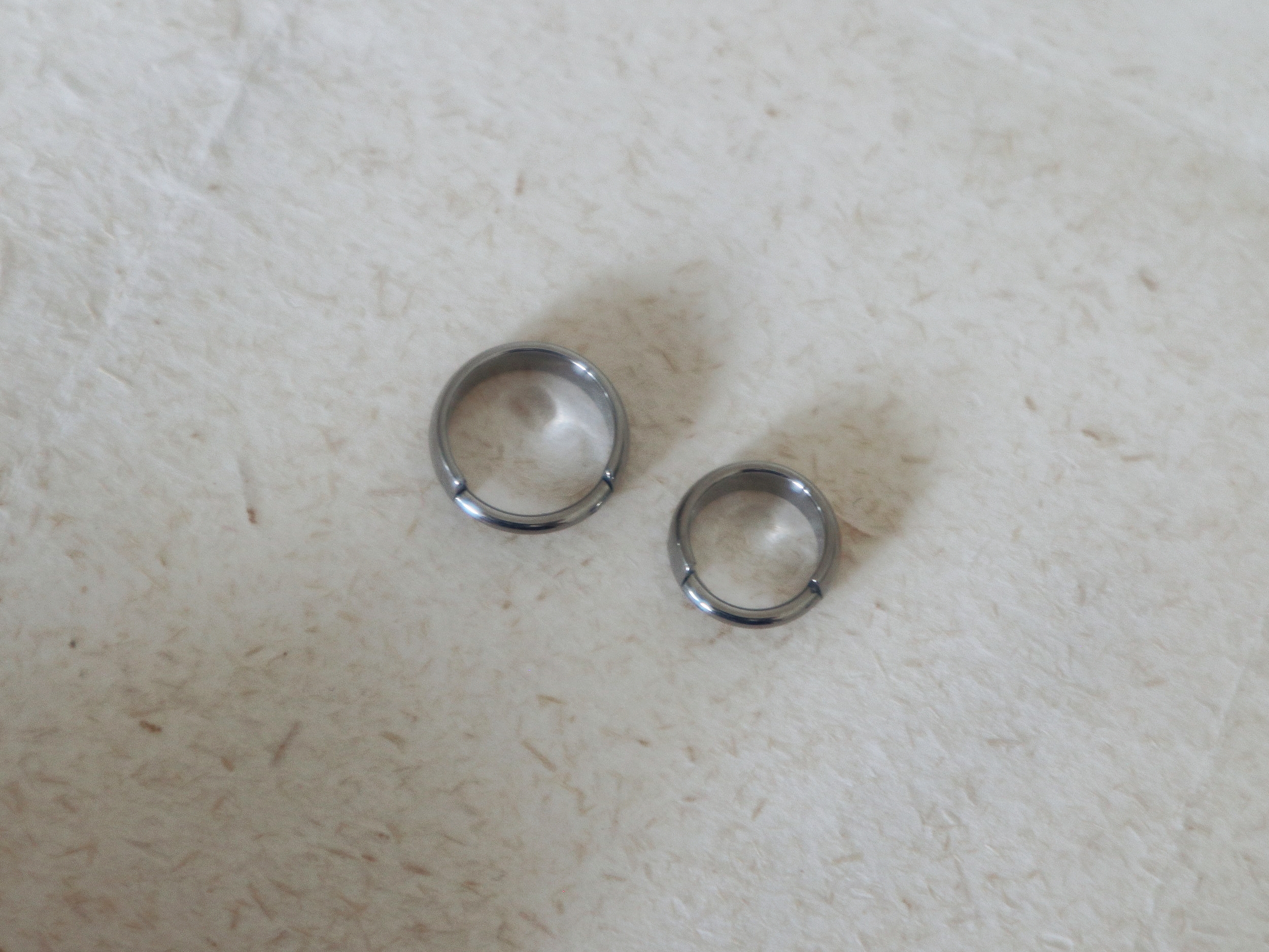 f136钛合金宽面耳环耳骨环百搭扣通勤基础款高抛光面耳圈耳扣