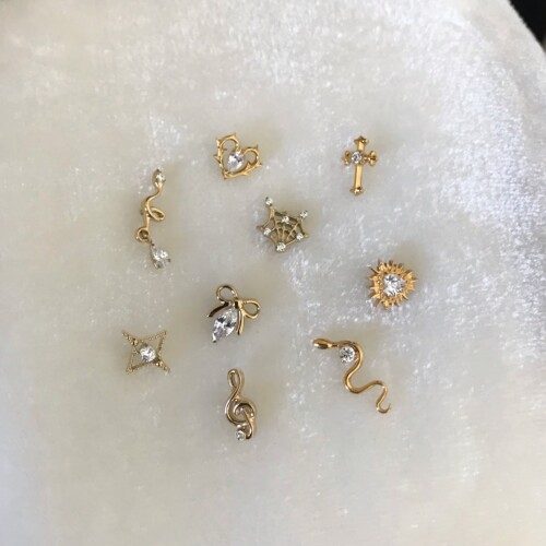 f136钛合金镀金小灵蛇荆棘爱心蝴蝶结十字架音符耳钉耳蜗钉0.9牙