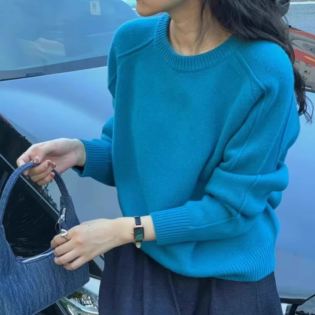 秋冬新款圆领简约时尚羊毛针织衫