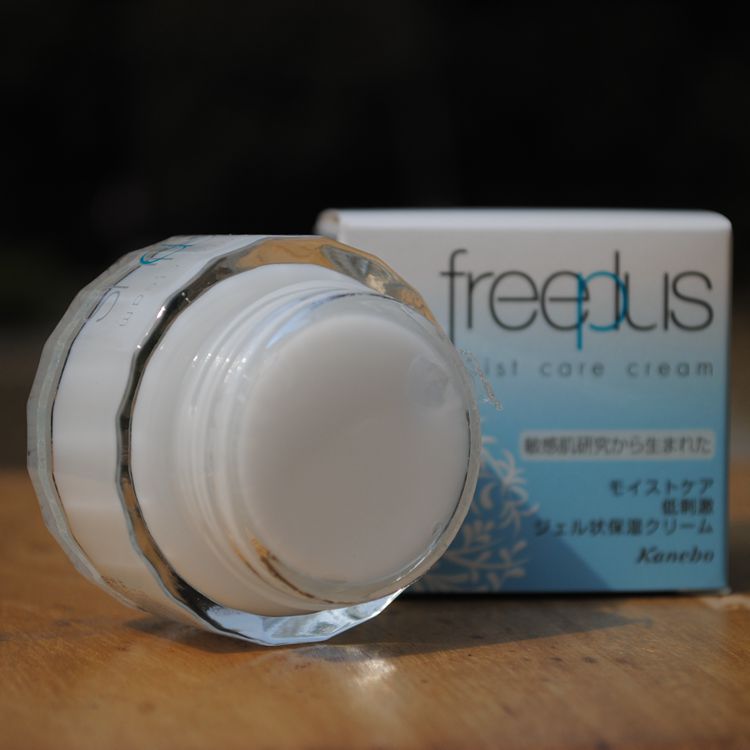 freeplus 芙麗芳絲保濕修護面霜40g 鎖水保濕霜