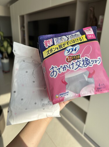 日本进口尤妮佳日安裤日用裤型姨妈巾M-L码一包4条魔术贴生理裤