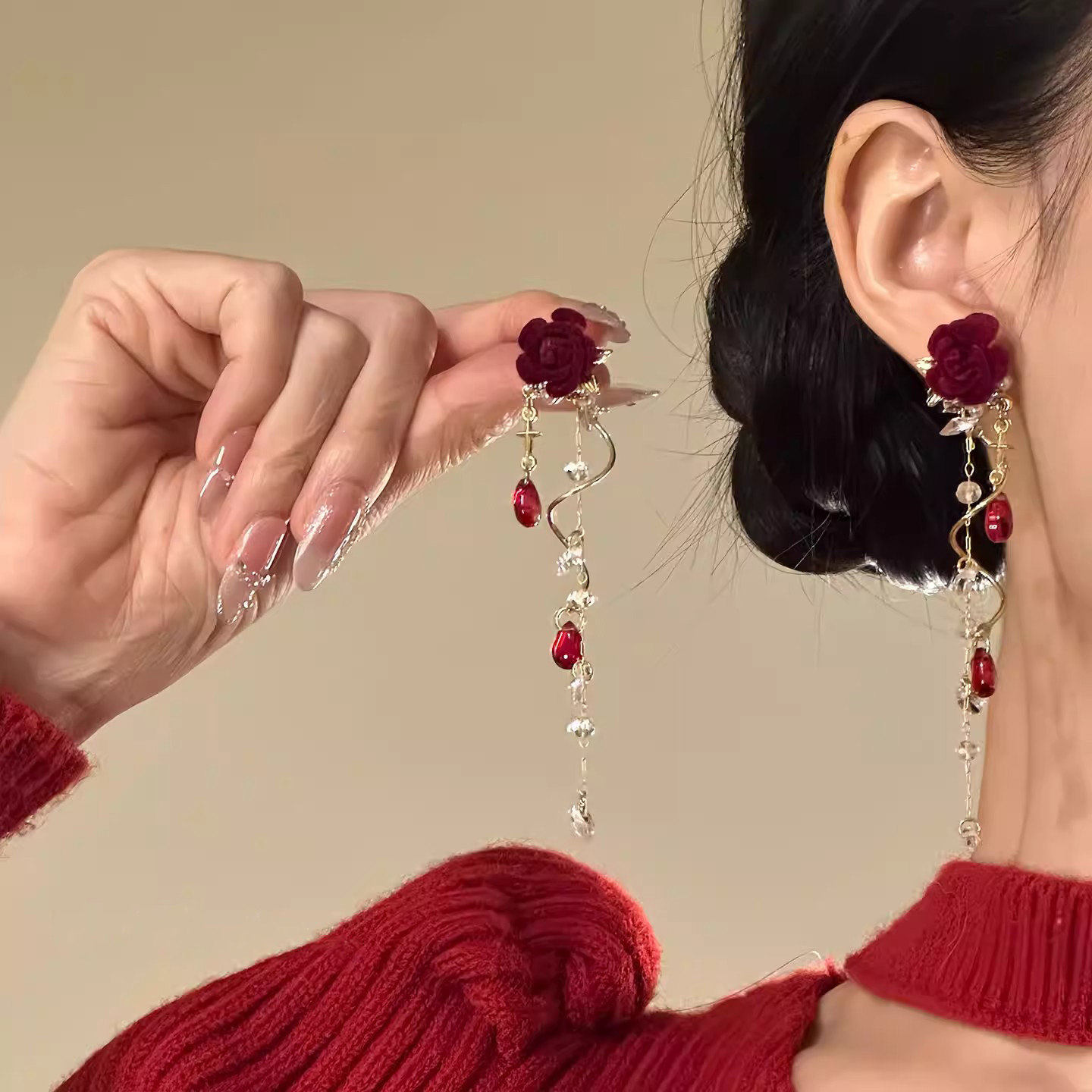 【玫瑰盛宴】酒红色植绒花朵流苏2026年新款耳钉女新年氛围感耳环