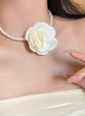 AA6187梦中情人珍珠玫瑰颈链女高级设计感小众配饰短款颈带项链