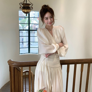 清冷感V领收腰百褶显瘦垂感温柔风珠光长裙套装 白玉兰 Baby61