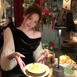 Baby61【巴黎浪漫夜】法式灯笼袖赫本拼接钻石袖黑丝绒连衣裙