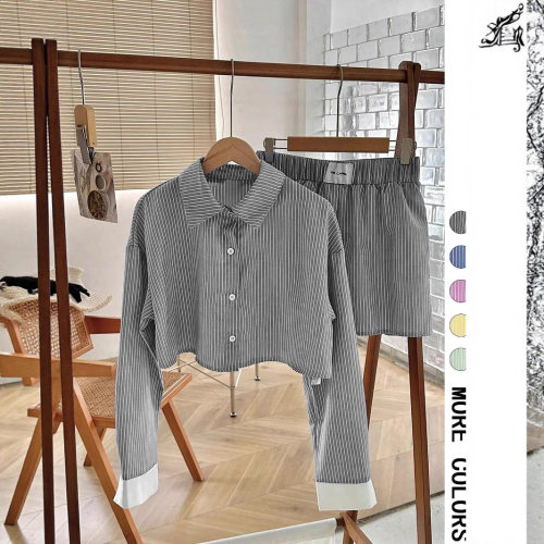 Women's Style ntrast Stripes + ntrast Striped Shorts Suit