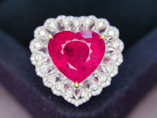 18k金镶嵌天然心形卢比来戒指吊坠两用款生日礼物项链8.24克拉