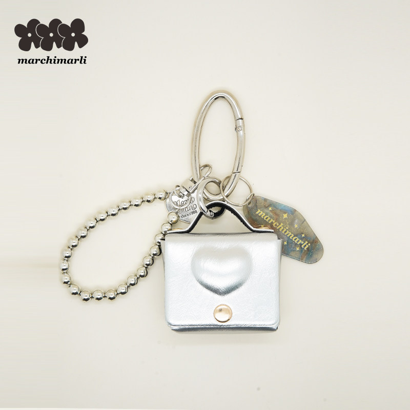 marchimarli小众银色爱心凸印PU皮质包包挂件钥匙扣耳机包包挂