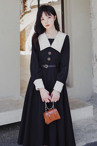 学院风黑色连衣裙女2022年春秋新款法式气质休闲收腰复古撞色裙子图片