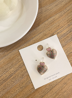 Hellojan 秋冬甜美学院风格纹爱心耳环复古美式布艺桃心少女耳饰