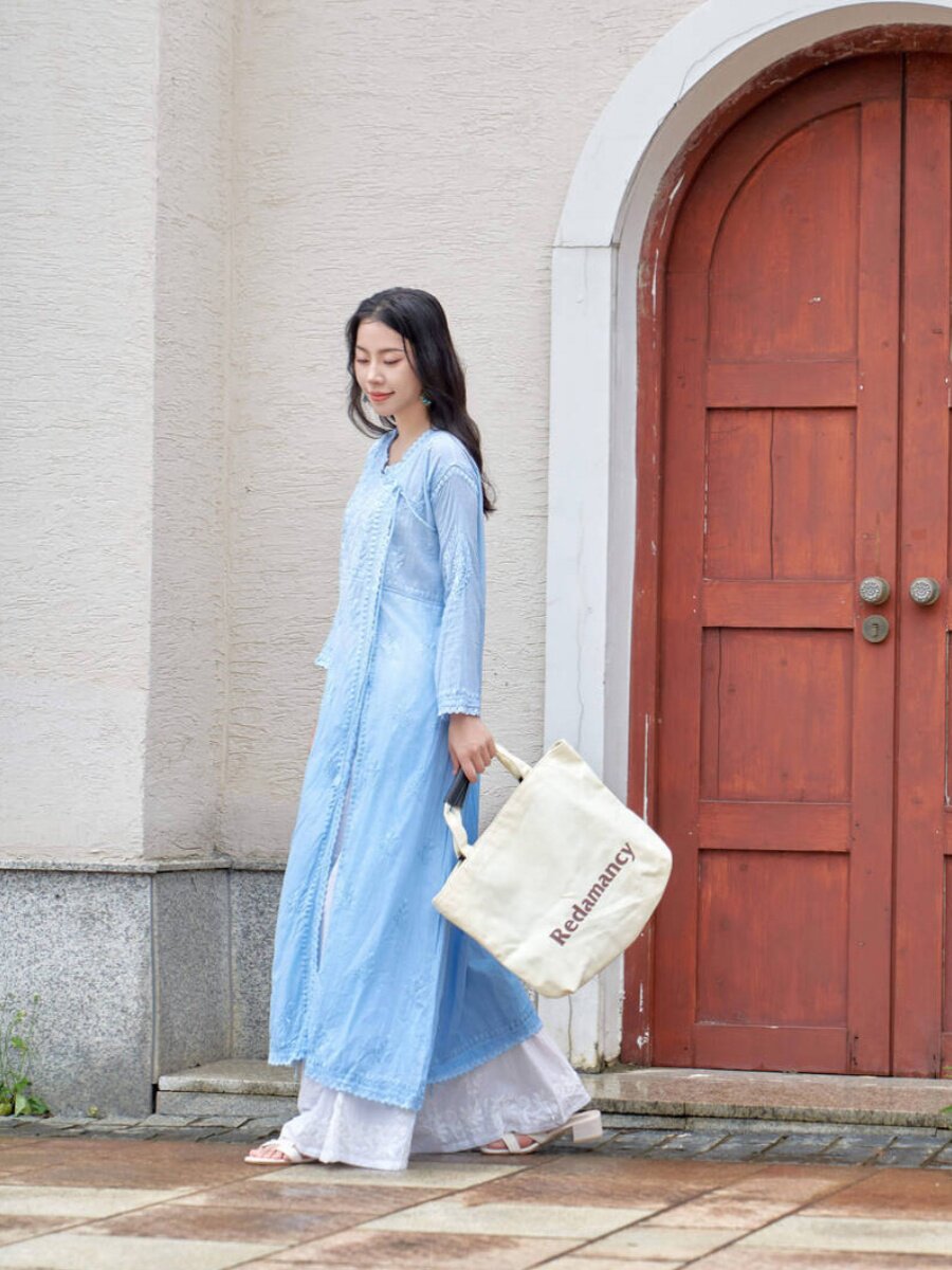 B1-1-2 INDIAN COSTUMES ETHNIC STYLE MEDIUM LENGTH COTTON GRADIENT SKY BLUE HAND-EMBROIDERED THIN ROBES SPRING AND SUMMER