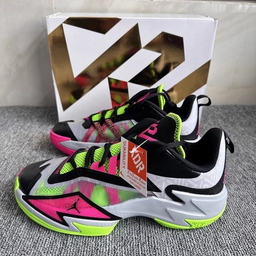 AIRJORDANONE女子大童篮球鞋