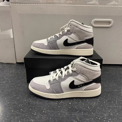 耐克Nike复古运动篮球鞋