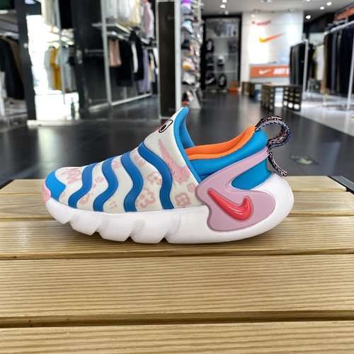 Nike耐克轻便透气运动跑步鞋