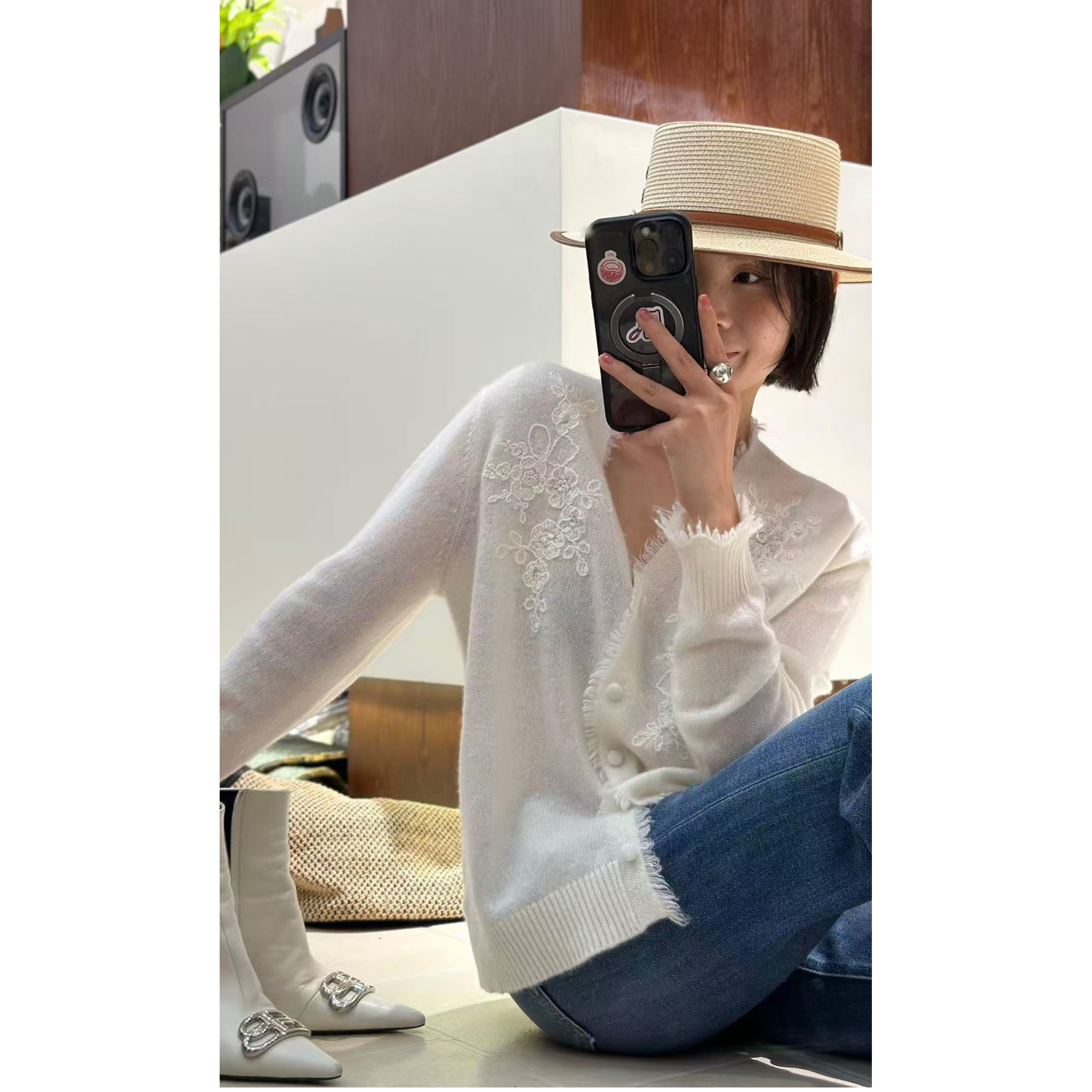 时尚钩花V领全羊毛针织开衫女欧洲站2026秋季新款欧货毛衣外套