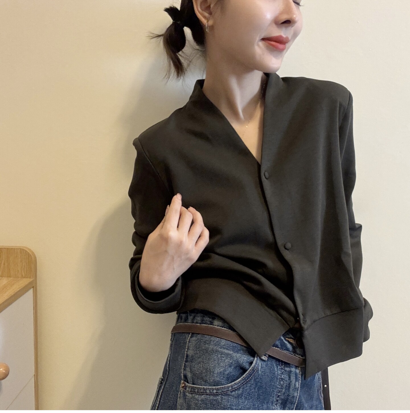 休闲V领单排扣卫衣开衫女欧洲站2026秋季新款时尚短款外套上衣